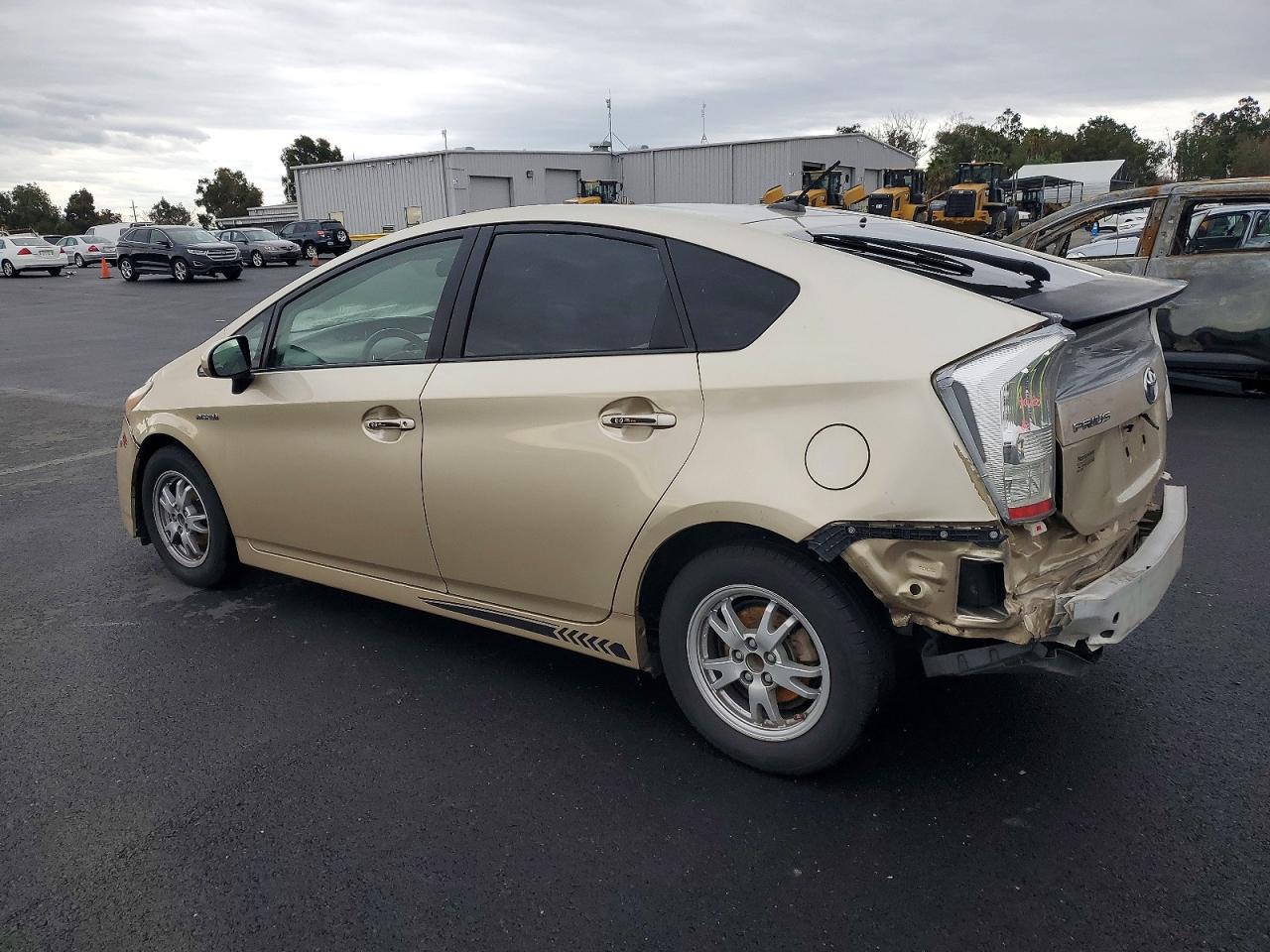 2011 TOYOTA PRIUS photo 2