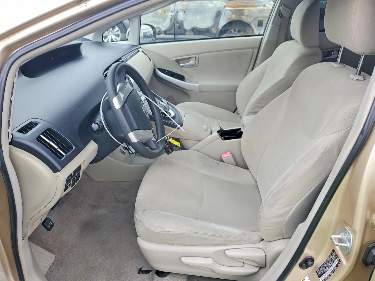 2011 TOYOTA PRIUS photo 7