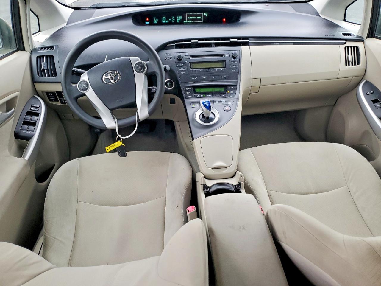 2011 TOYOTA PRIUS photo 8