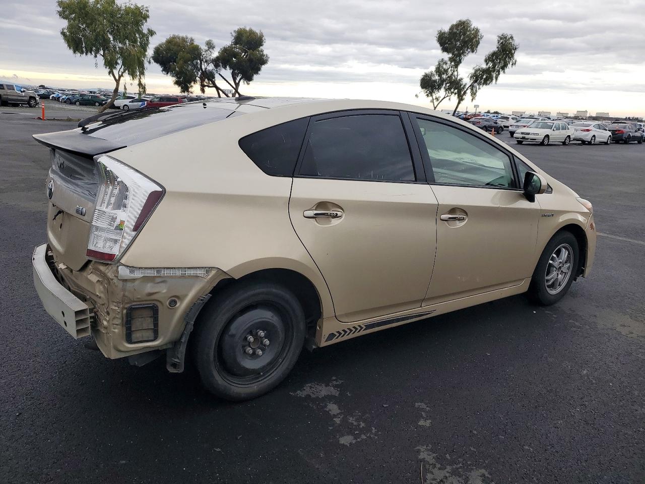 2011 TOYOTA PRIUS photo 3