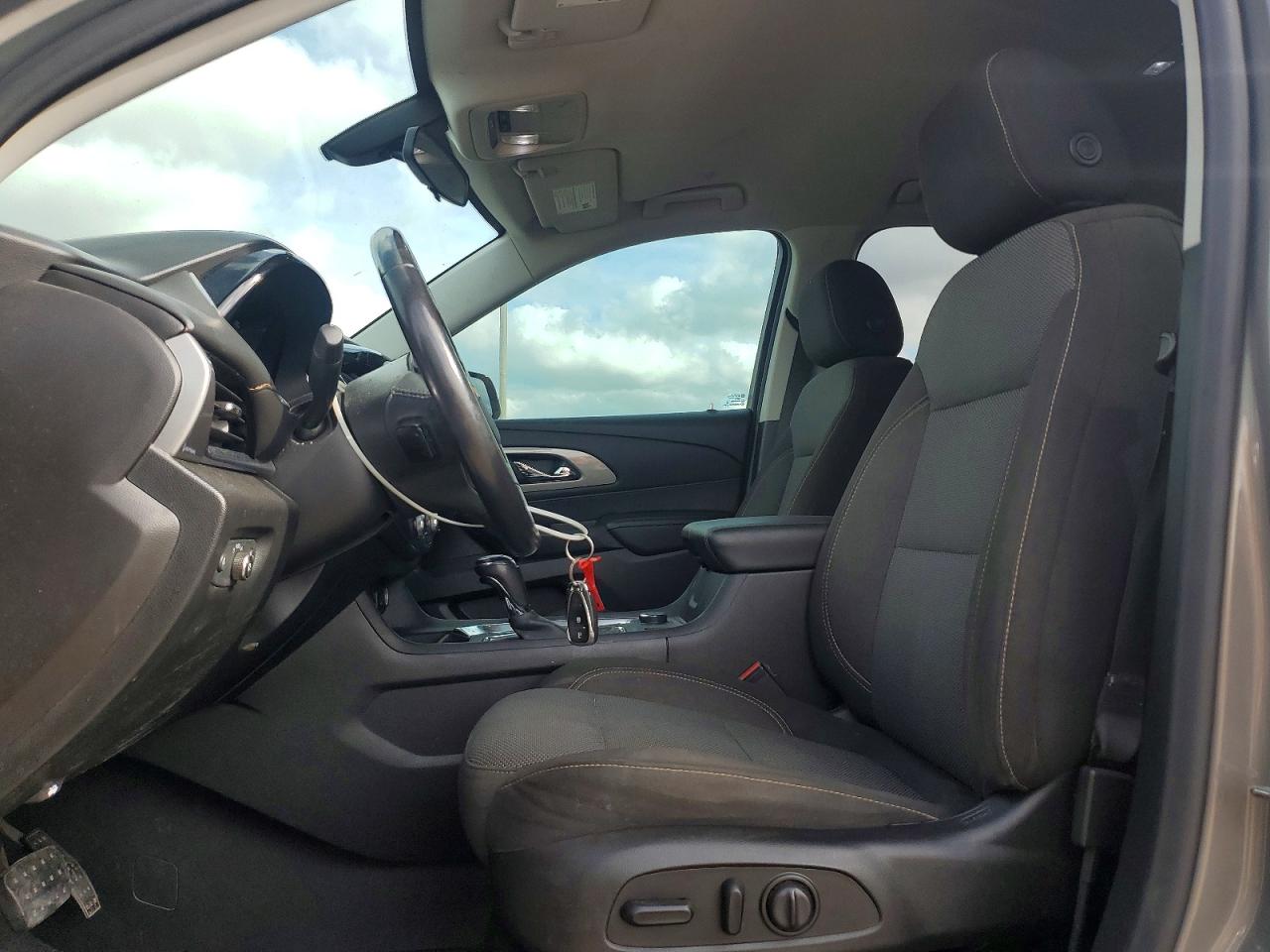 2019 CHEVROLET TRAVERSE LT photo 7