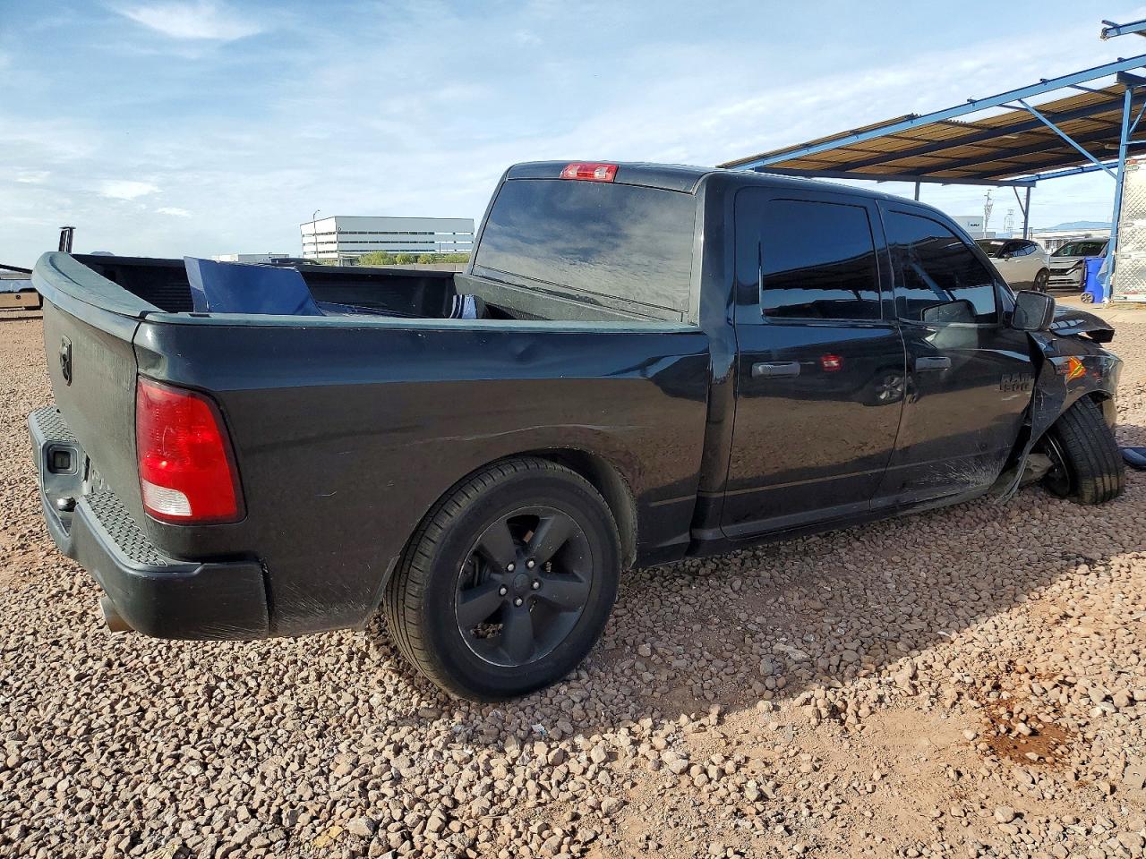 2017 RAM 1500 ST photo 5