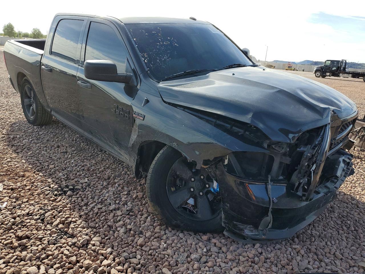2017 RAM 1500 ST photo 7