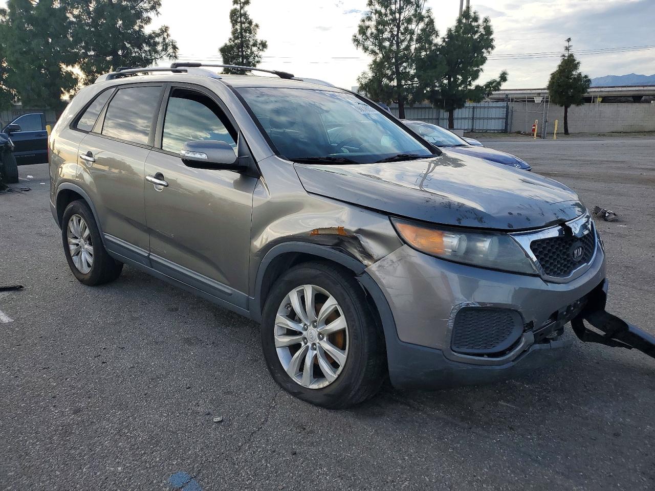 2011 KIA SORENTO BASE photo 4