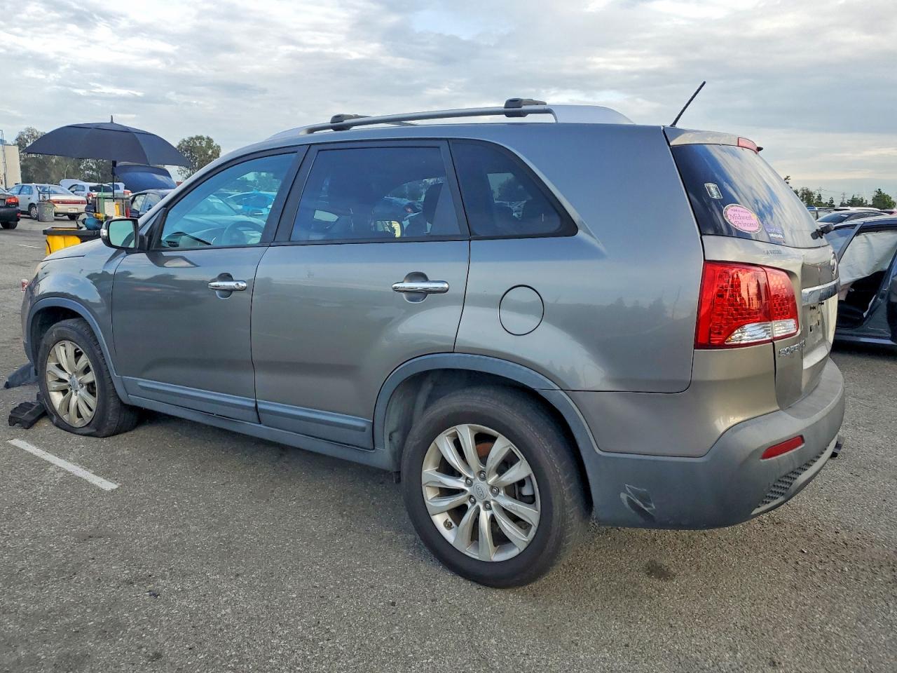 2011 KIA SORENTO BASE photo 2