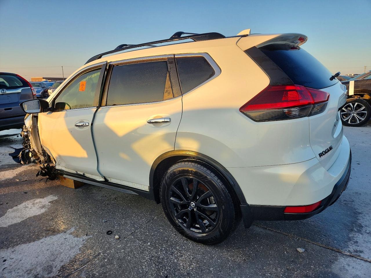 2018 NISSAN ROGUE S photo 2