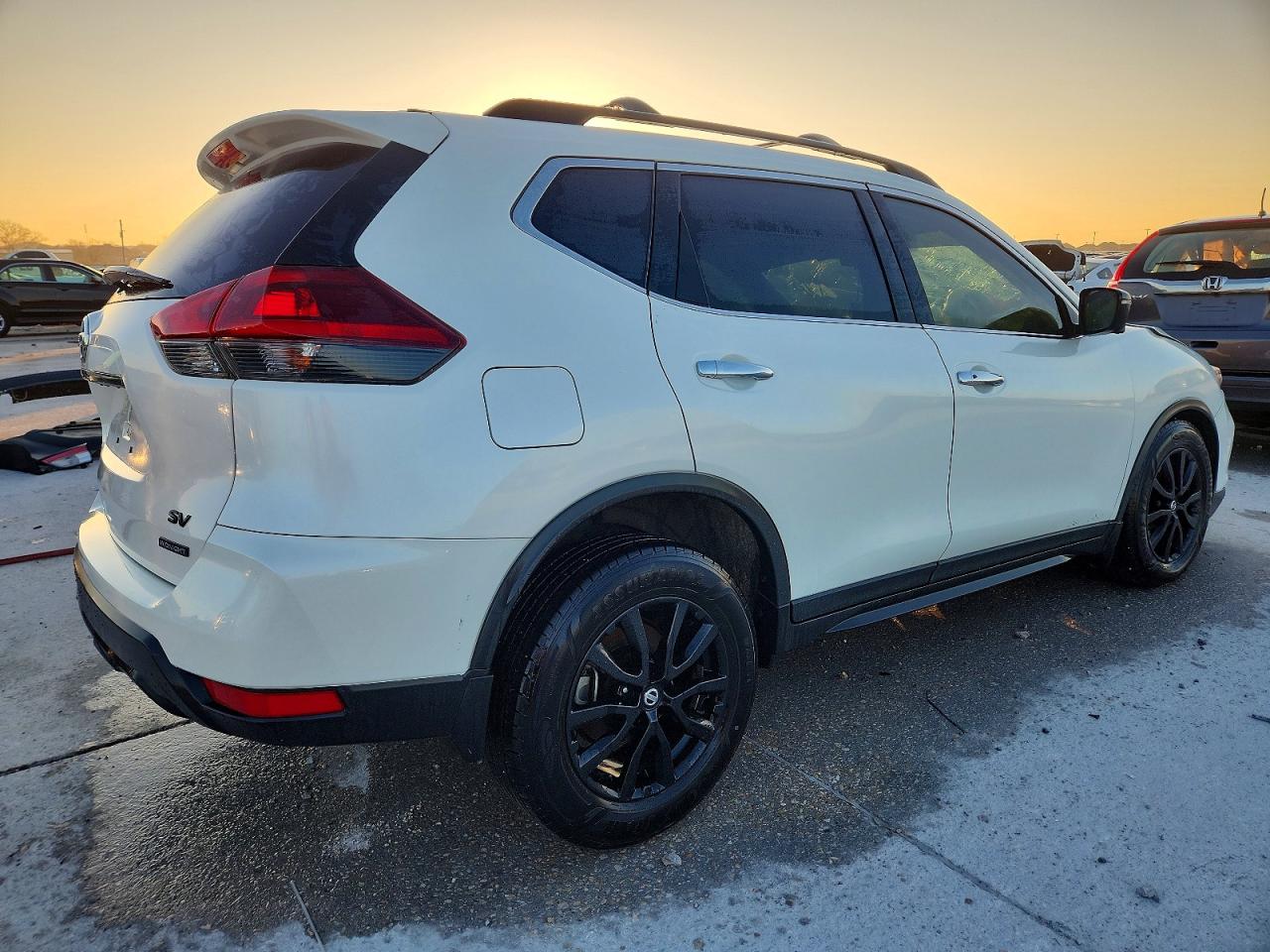 2018 NISSAN ROGUE S photo 3