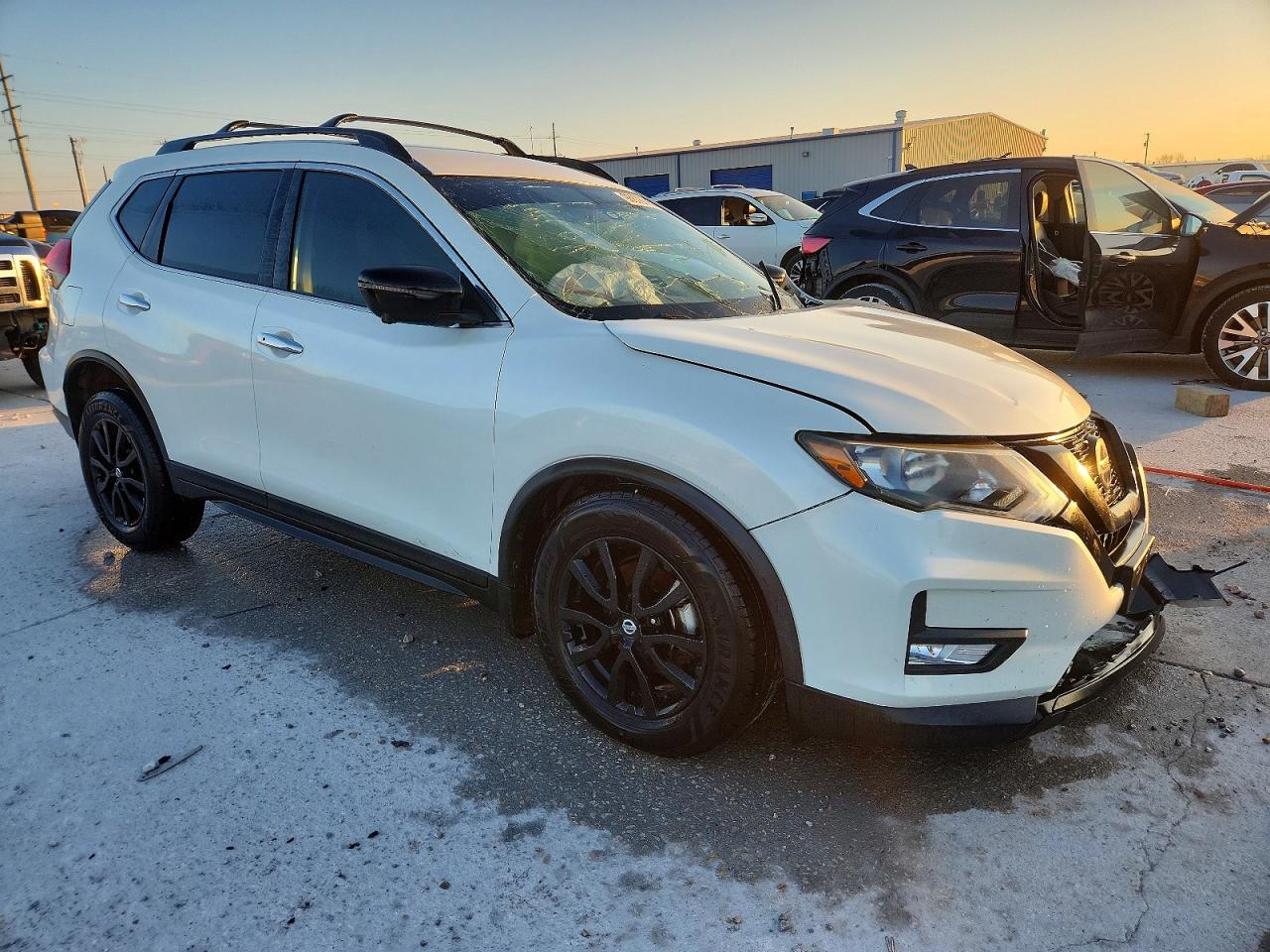 2018 NISSAN ROGUE S photo 4