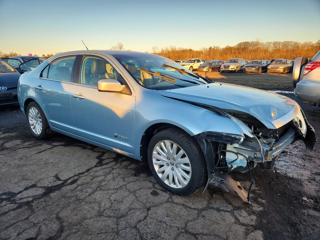 2010 MERCURY MILAN HYBRID photo 4