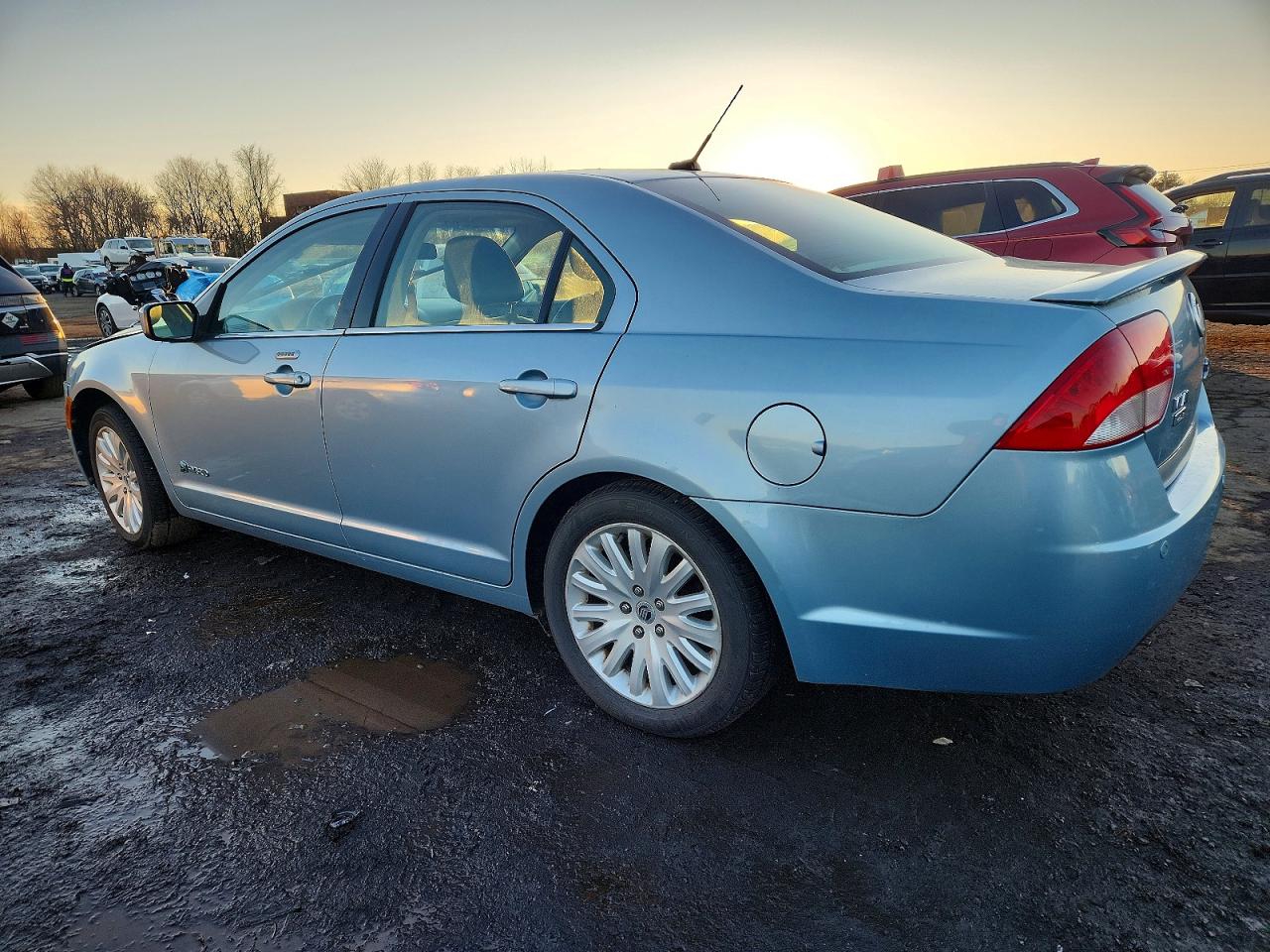 2010 MERCURY MILAN HYBRID photo 2