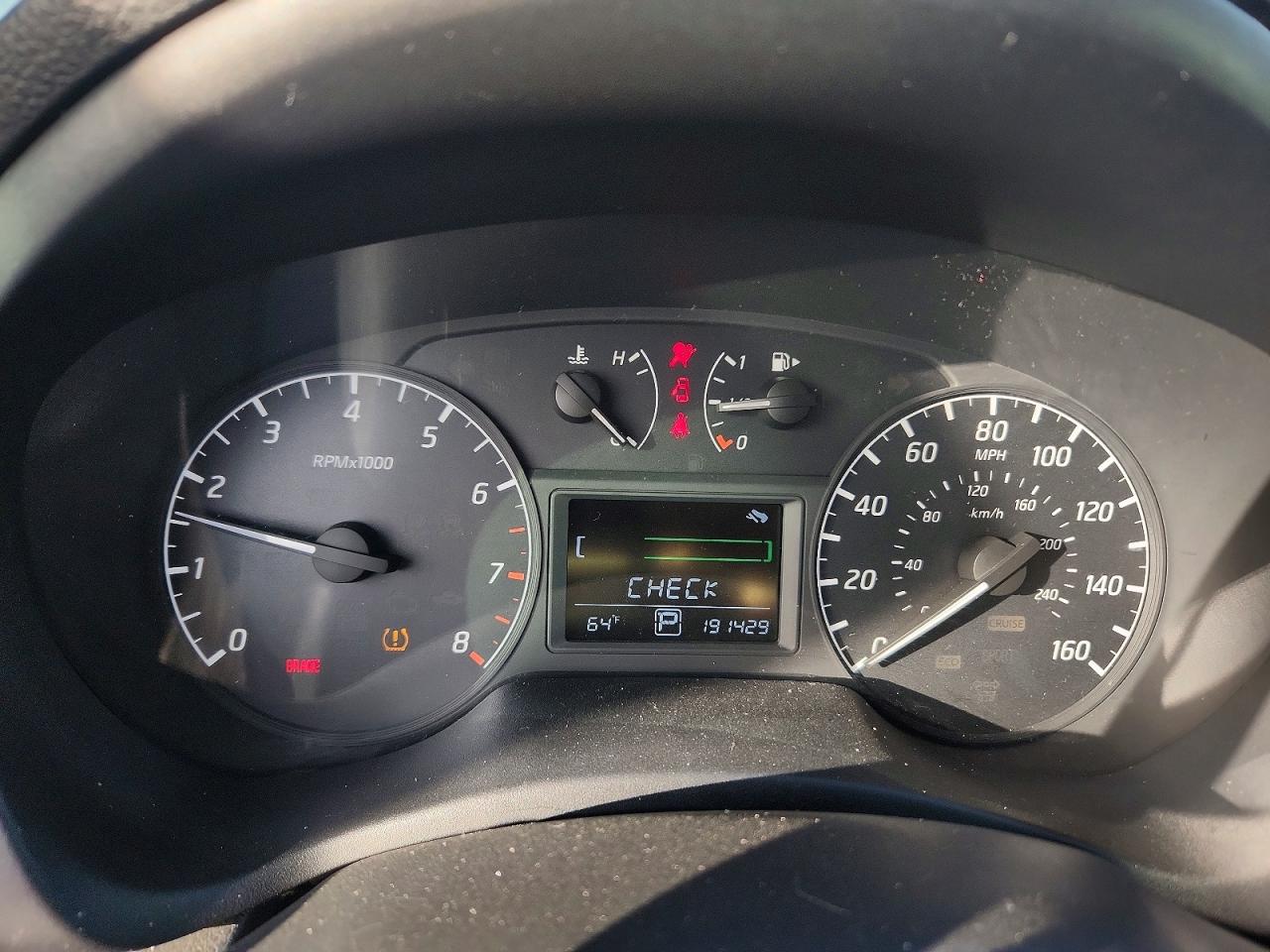 2014 NISSAN SENTRA S photo 9