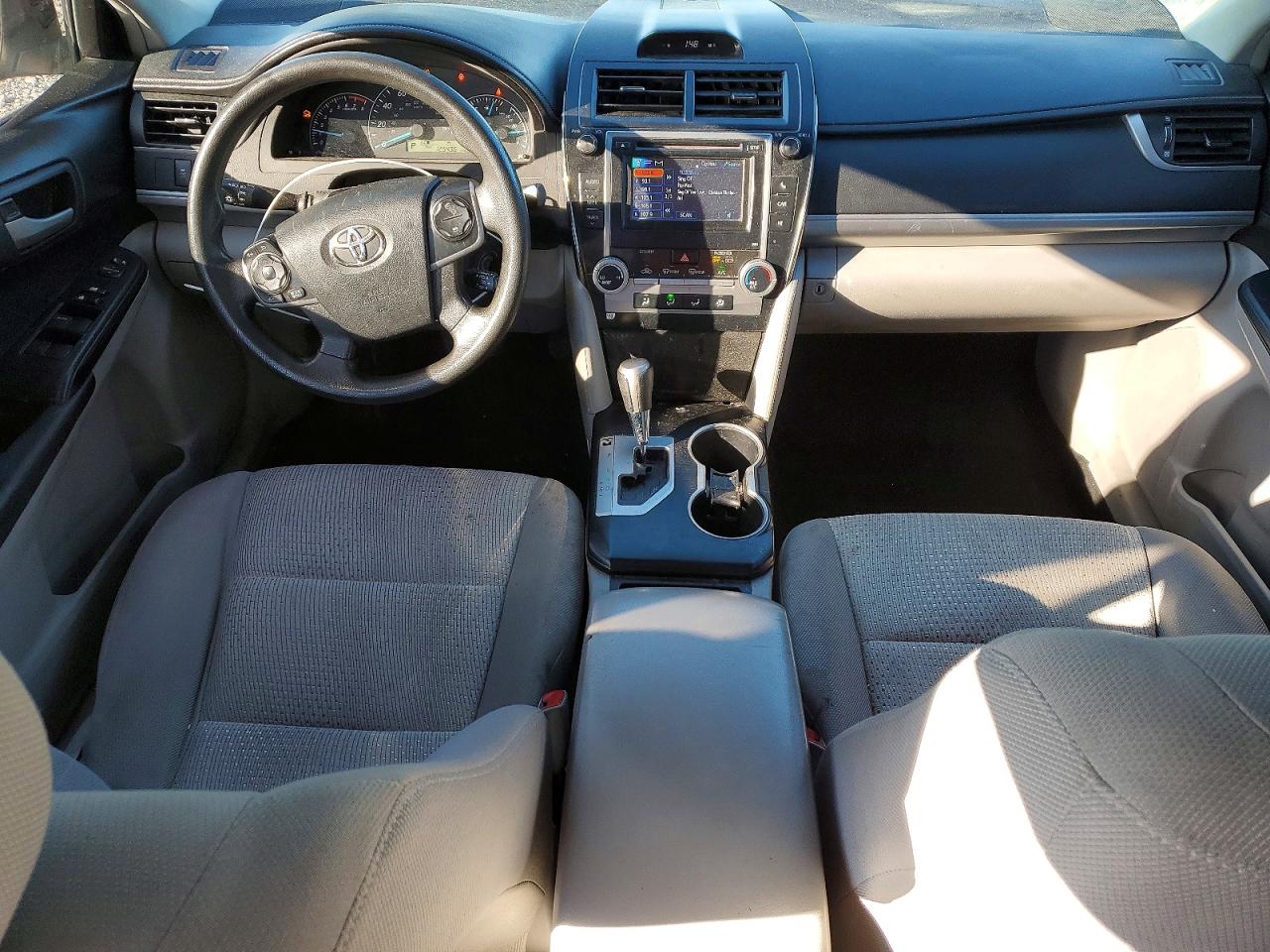 2014 TOYOTA CAMRY L photo 8
