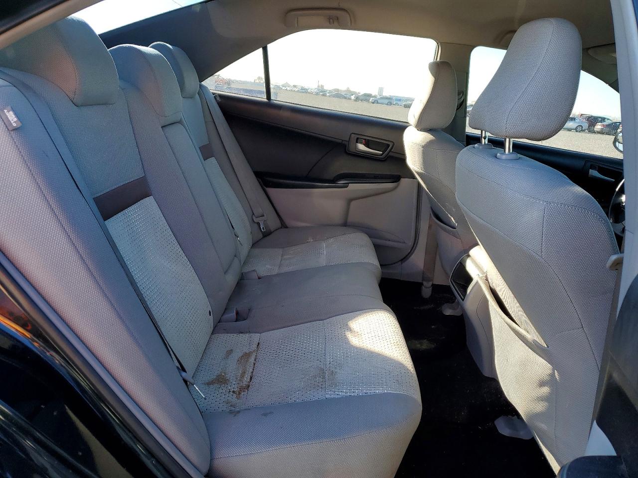 2014 TOYOTA CAMRY L photo 10