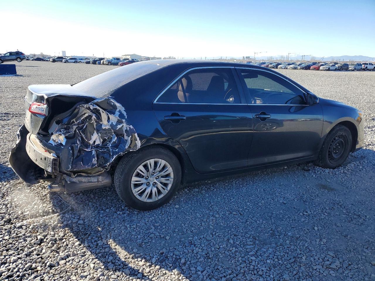 2014 TOYOTA CAMRY L photo 3