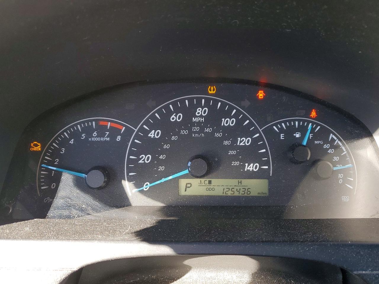 2014 TOYOTA CAMRY L photo 9