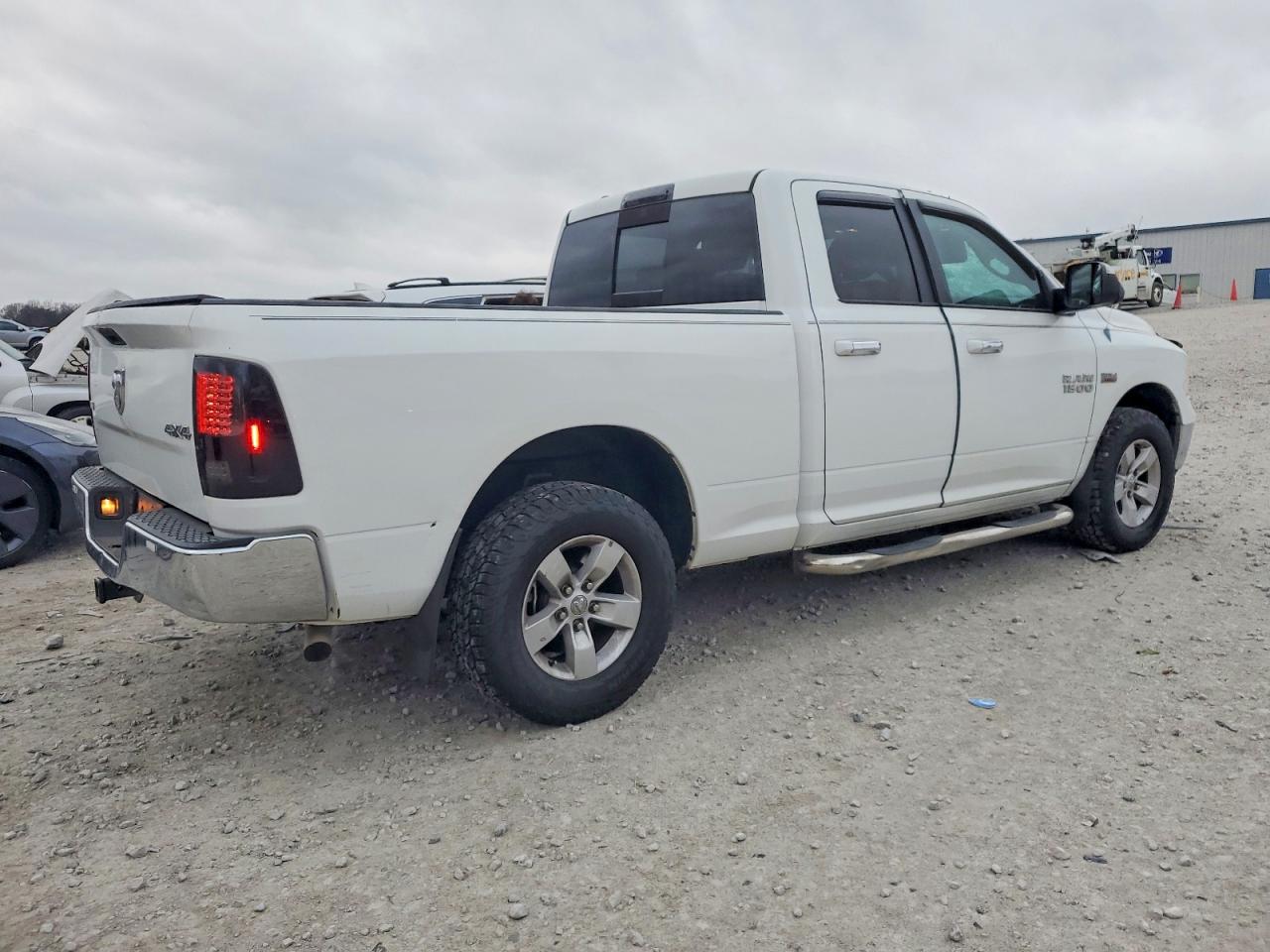 2014 RAM 1500 SLT photo 3