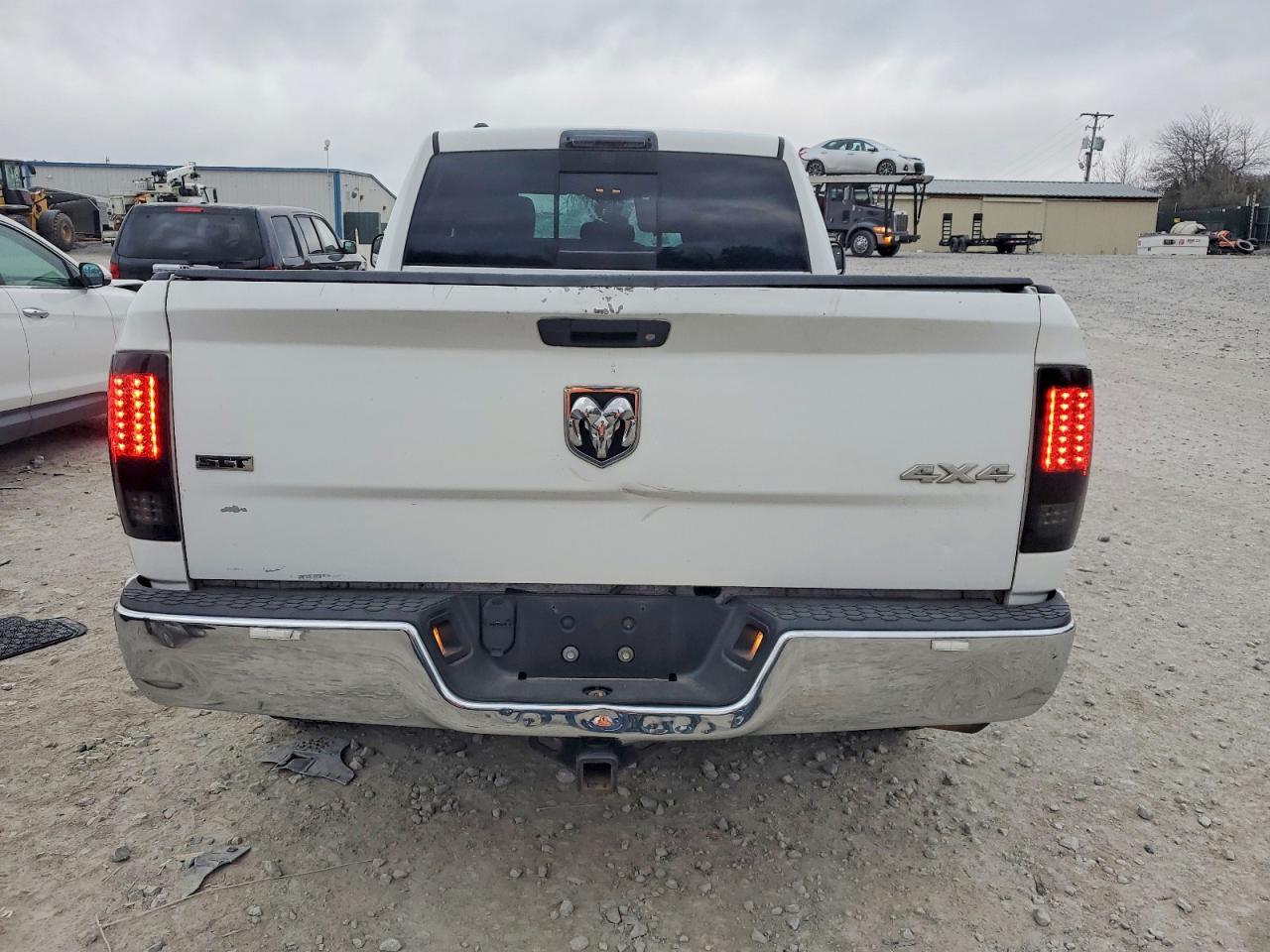 2014 RAM 1500 SLT photo 6