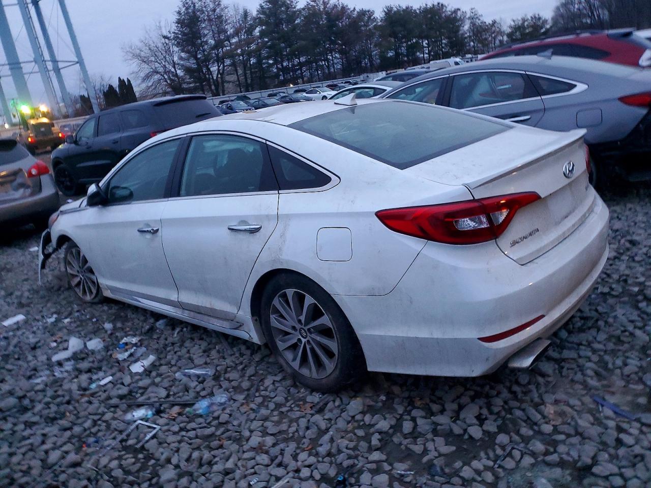 2015 HYUNDAI SONATA SPORT photo 2