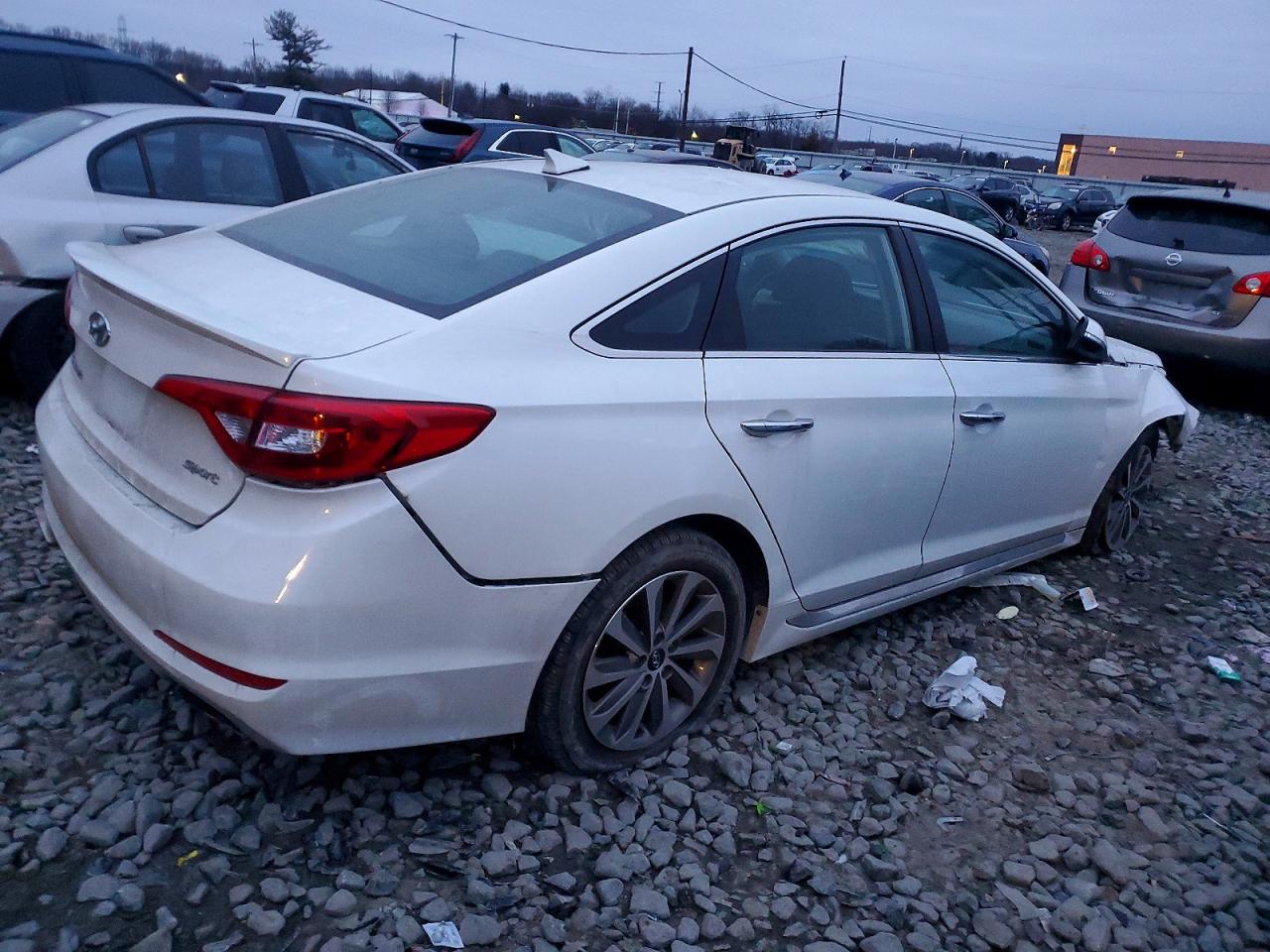 2015 HYUNDAI SONATA SPORT photo 3