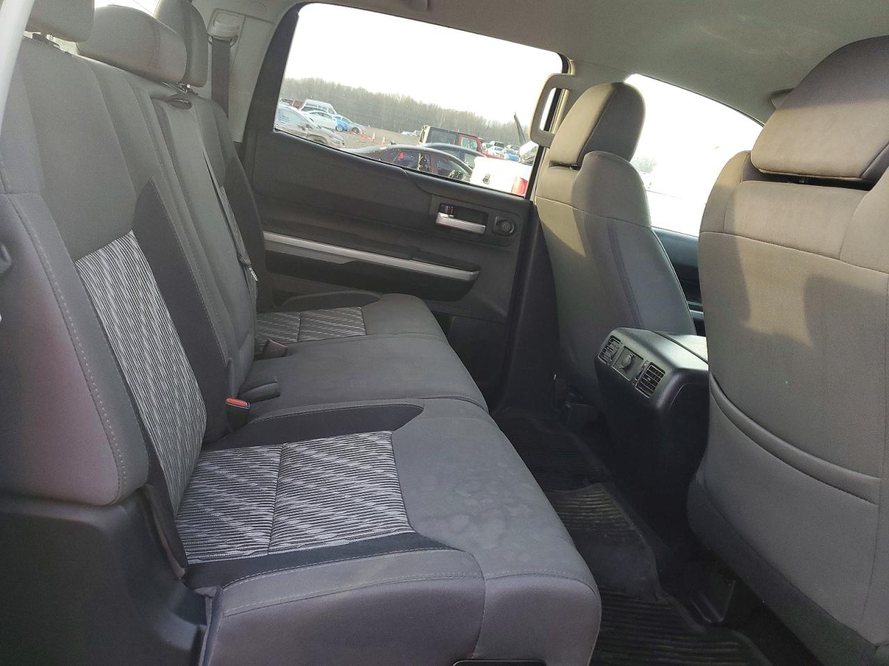 2018 TOYOTA TUNDRA CREWMAX SR5 photo 10