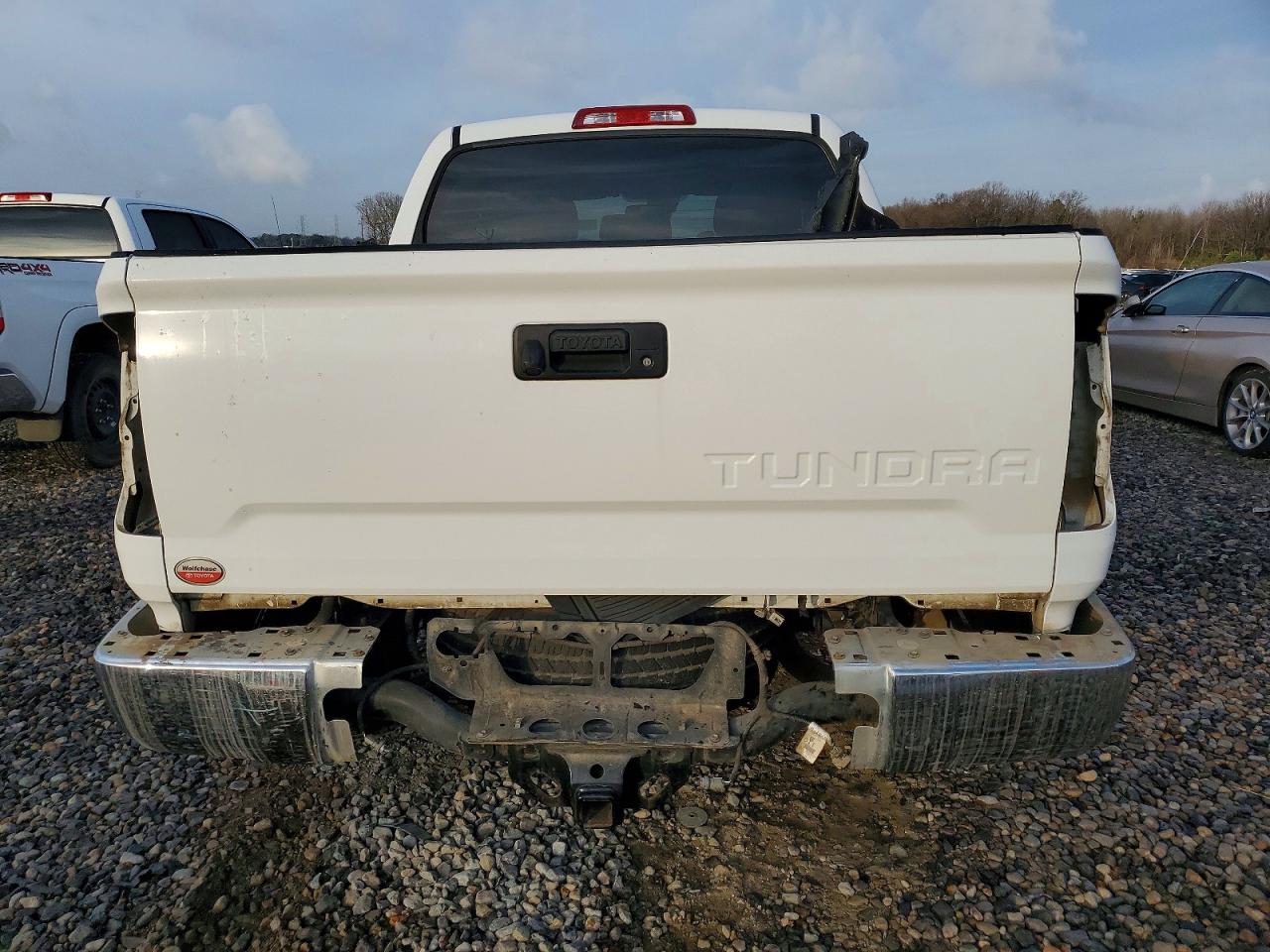 2018 TOYOTA TUNDRA CREWMAX SR5 photo 6