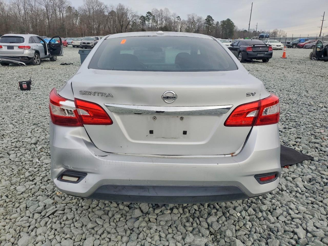 2016 NISSAN SENTRA S photo 6