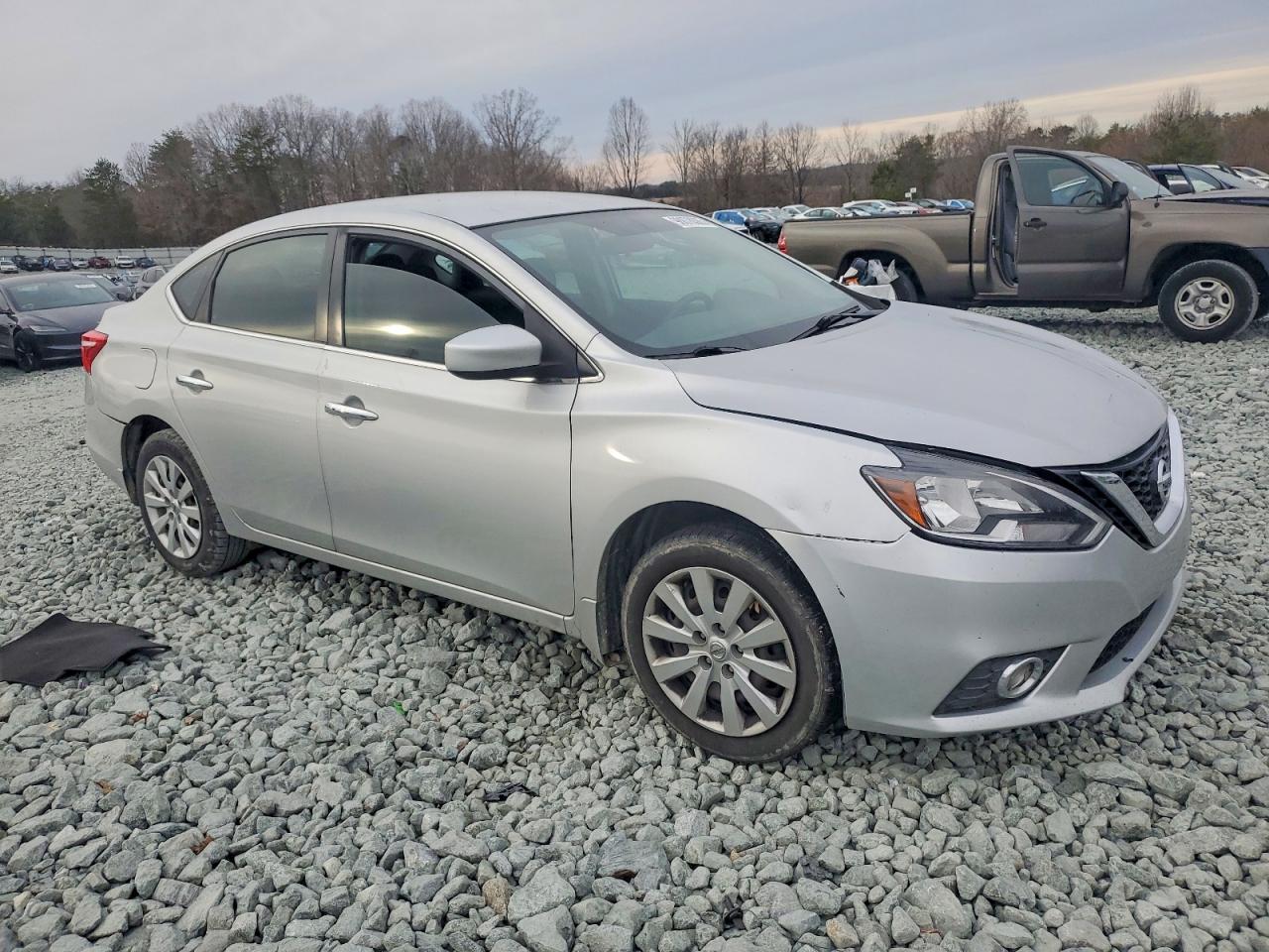 2016 NISSAN SENTRA S photo 4