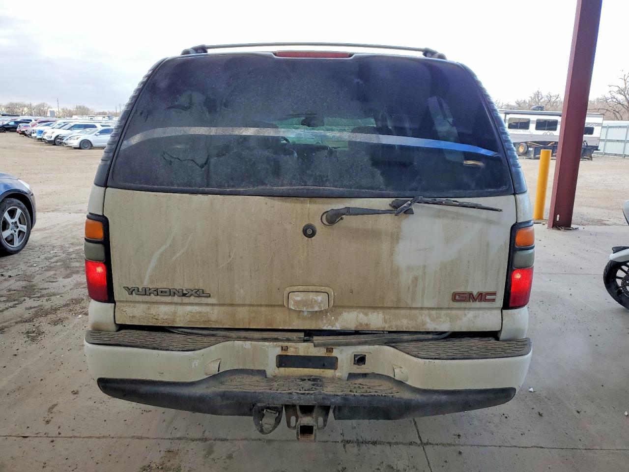 2004 GMC YUKON XL DENALI photo 11