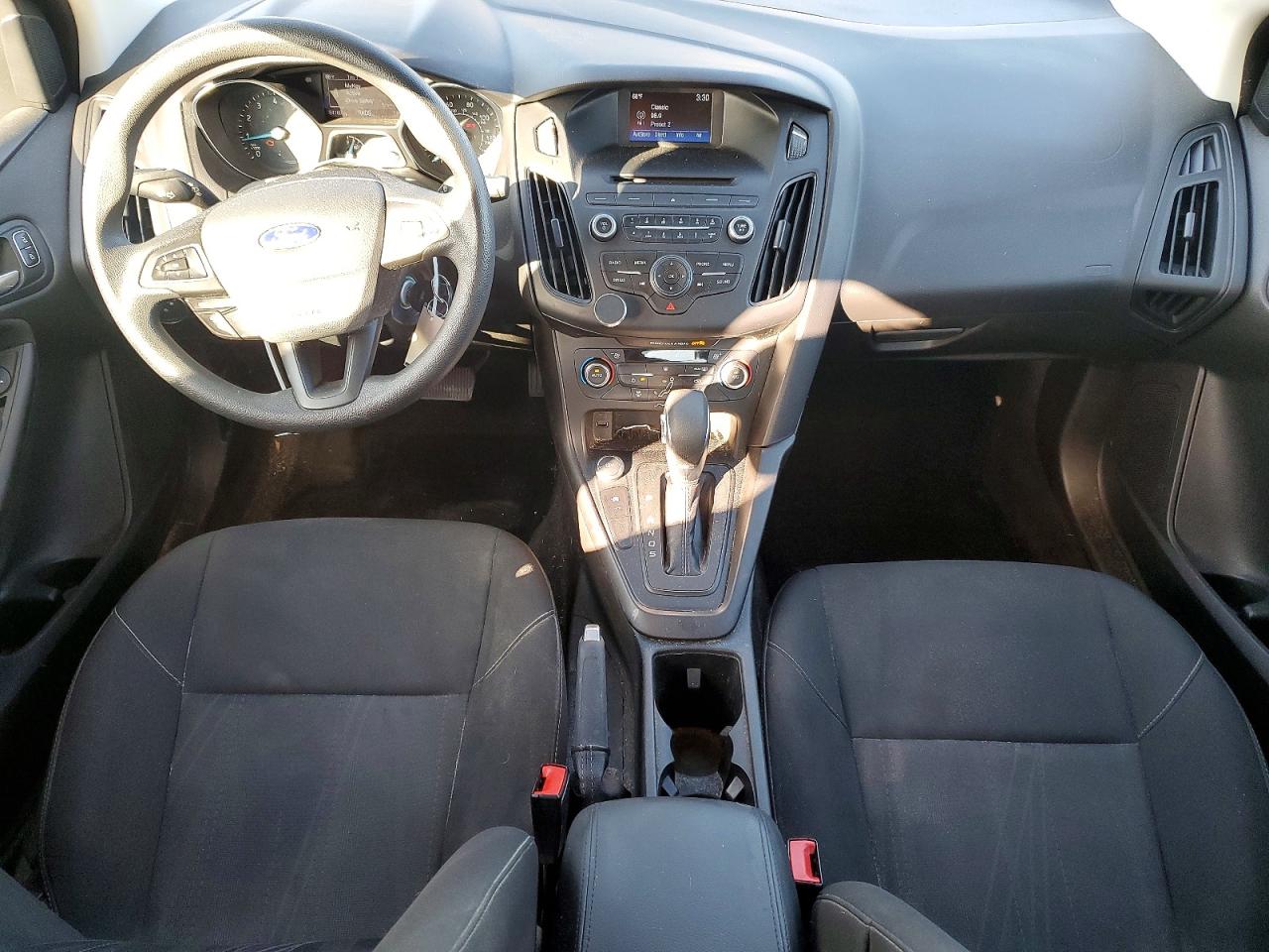 2017 FORD FOCUS SE photo 22