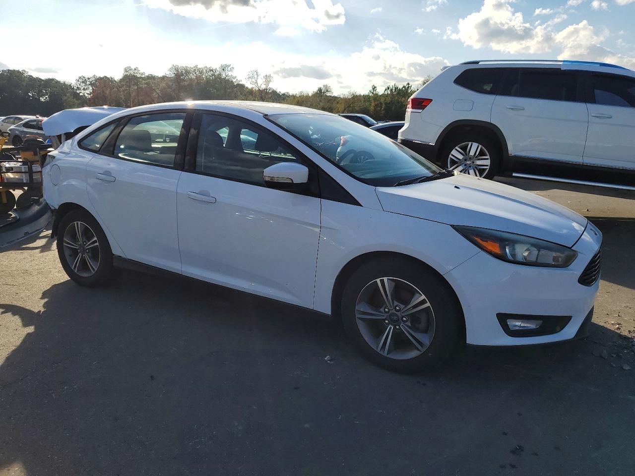 2017 FORD FOCUS SE photo 10