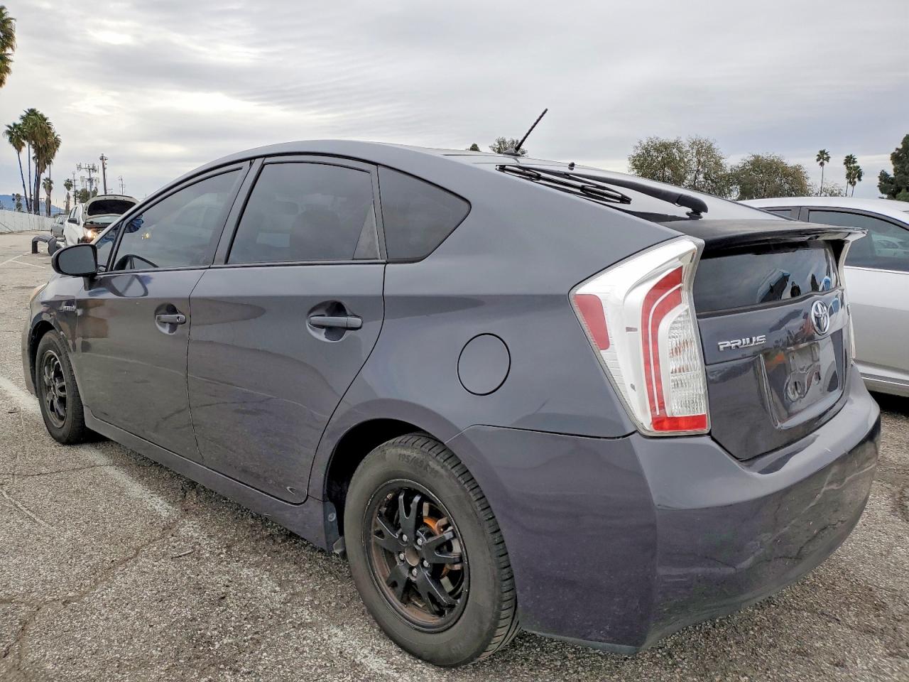 2012 TOYOTA PRIUS photo 2