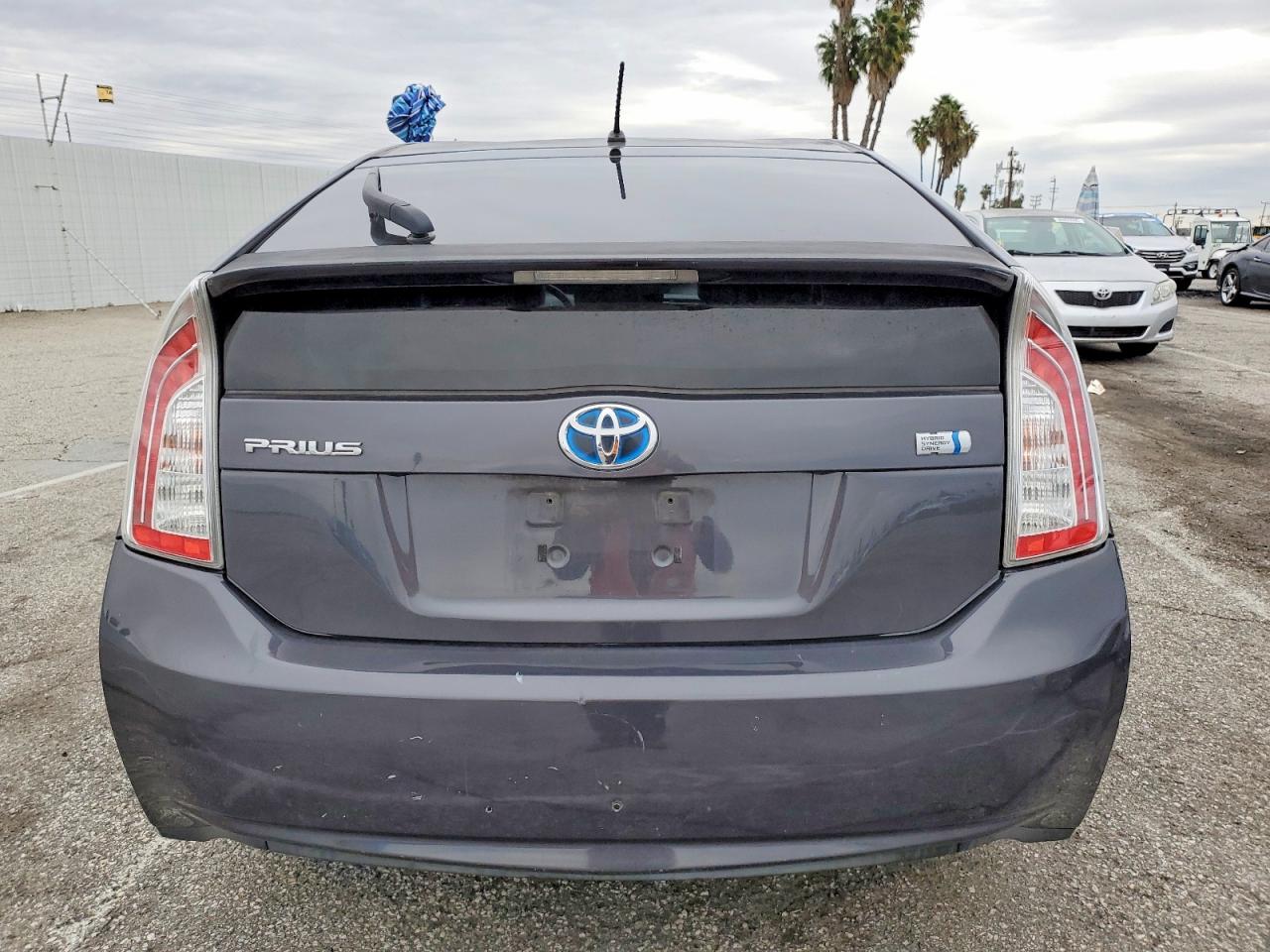 2012 TOYOTA PRIUS photo 6