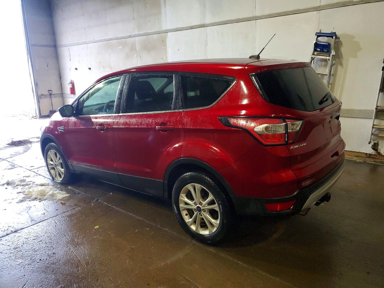 2017 FORD ESCAPE SE photo 2
