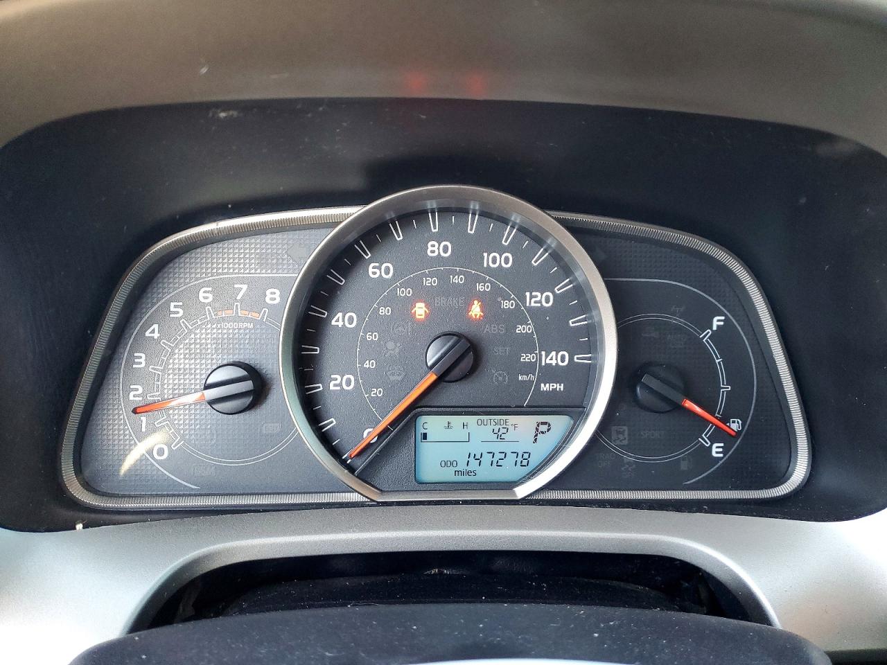 2015 TOYOTA RAV4 XLE photo 25