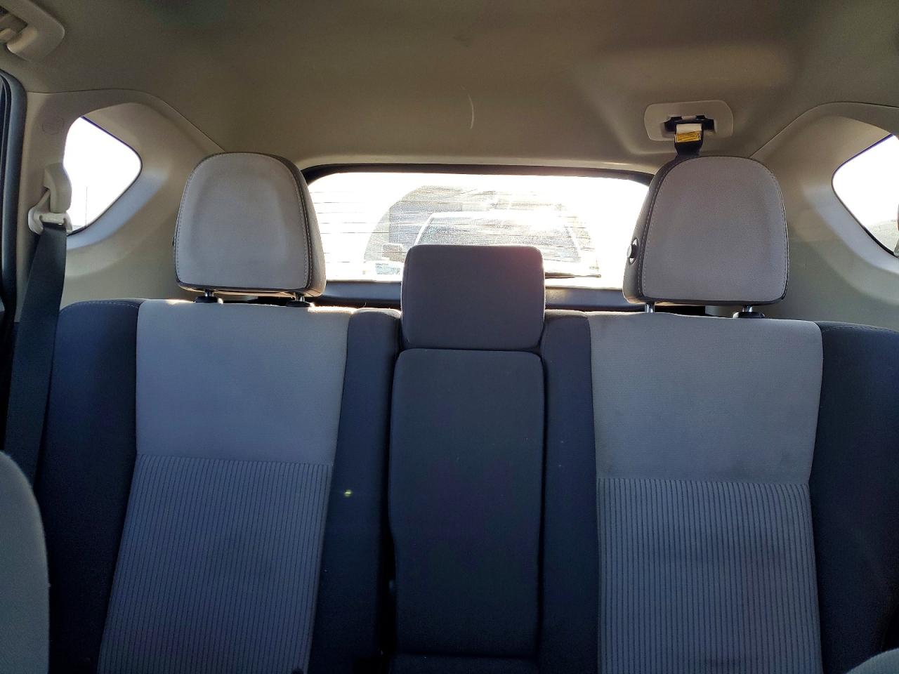 2015 TOYOTA RAV4 XLE photo 28