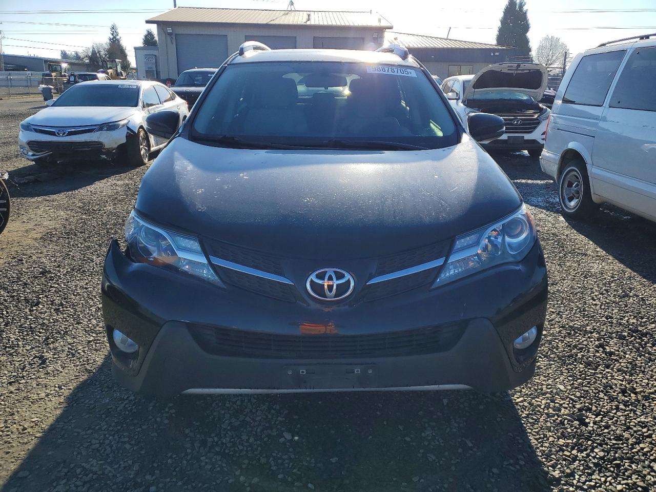2015 TOYOTA RAV4 XLE photo 13