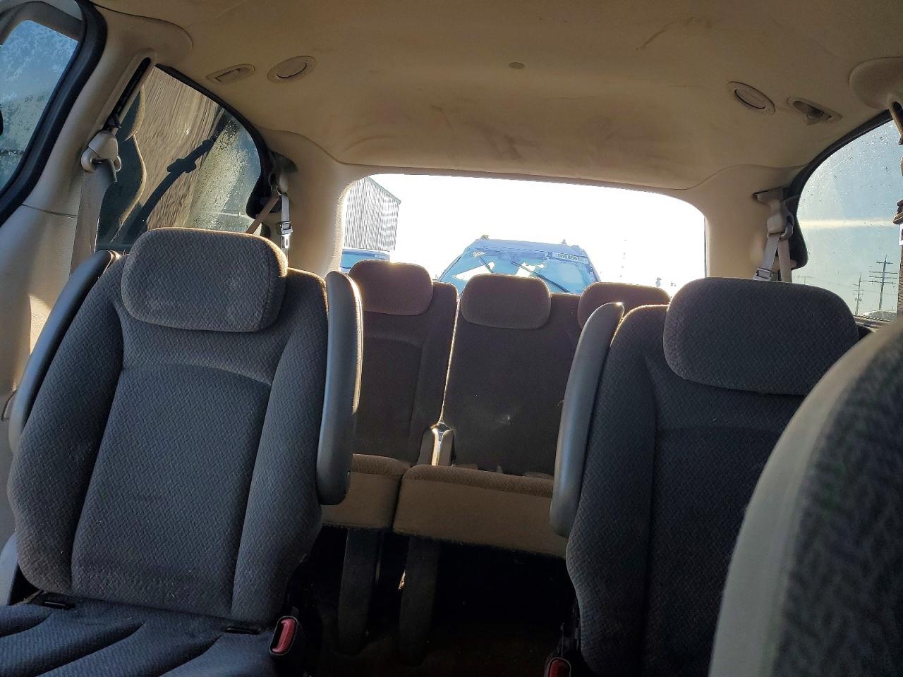 2006 CHRYSLER TOWN & COUNTRY LX photo 10