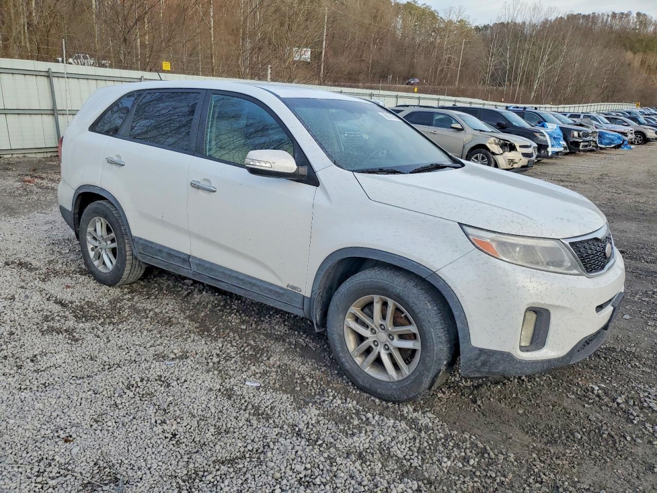 2014 KIA SORENTO LX photo 4