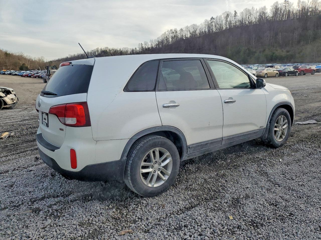2014 KIA SORENTO LX photo 3
