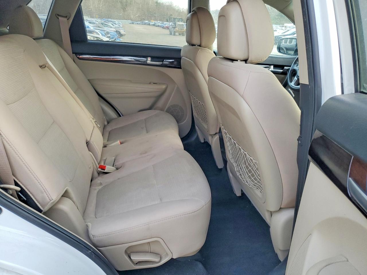 2014 KIA SORENTO LX photo 11