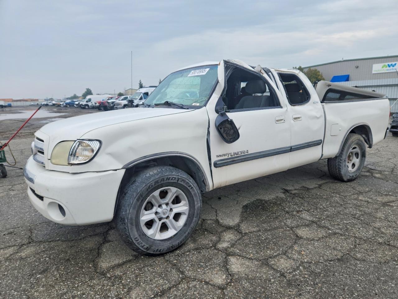 2004 TOYOTA TUNDRA