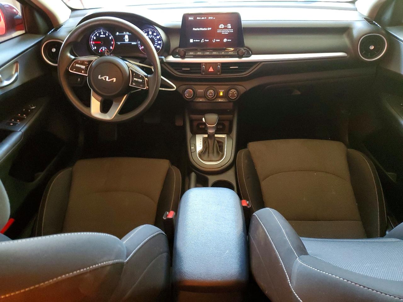 2023 KIA FORTE LX photo 8
