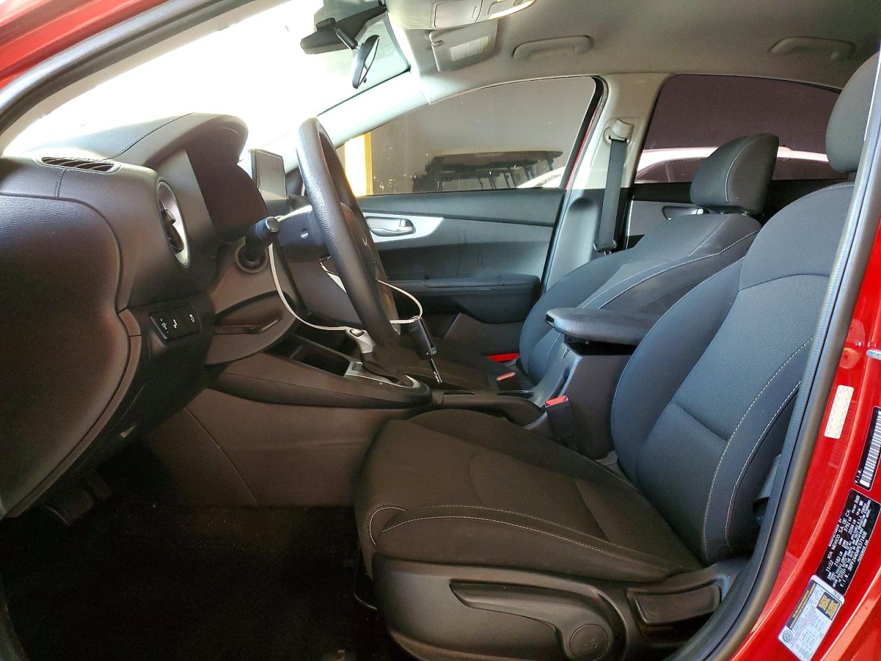 2023 KIA FORTE LX photo 7