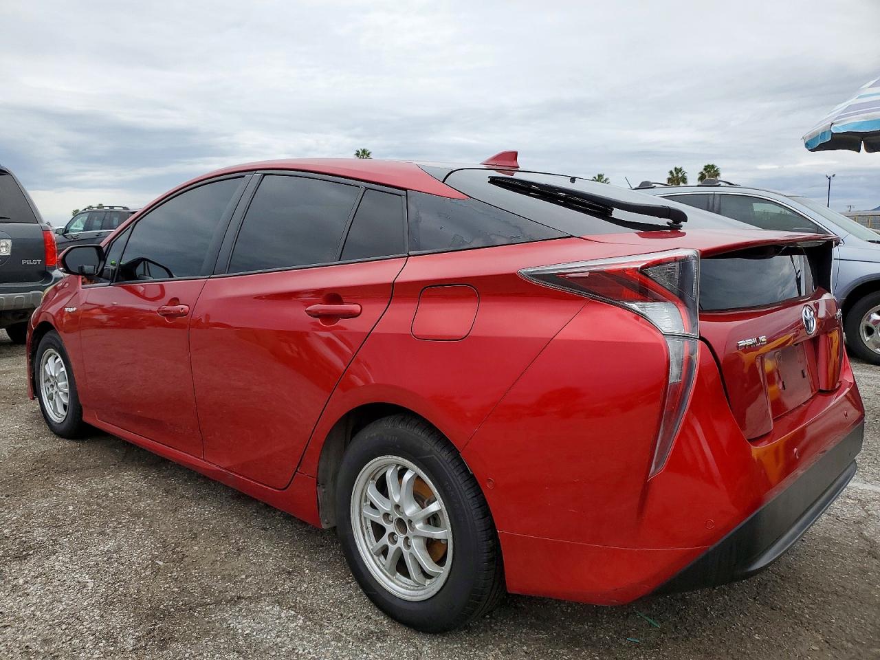 2017 TOYOTA PRIUS photo 3
