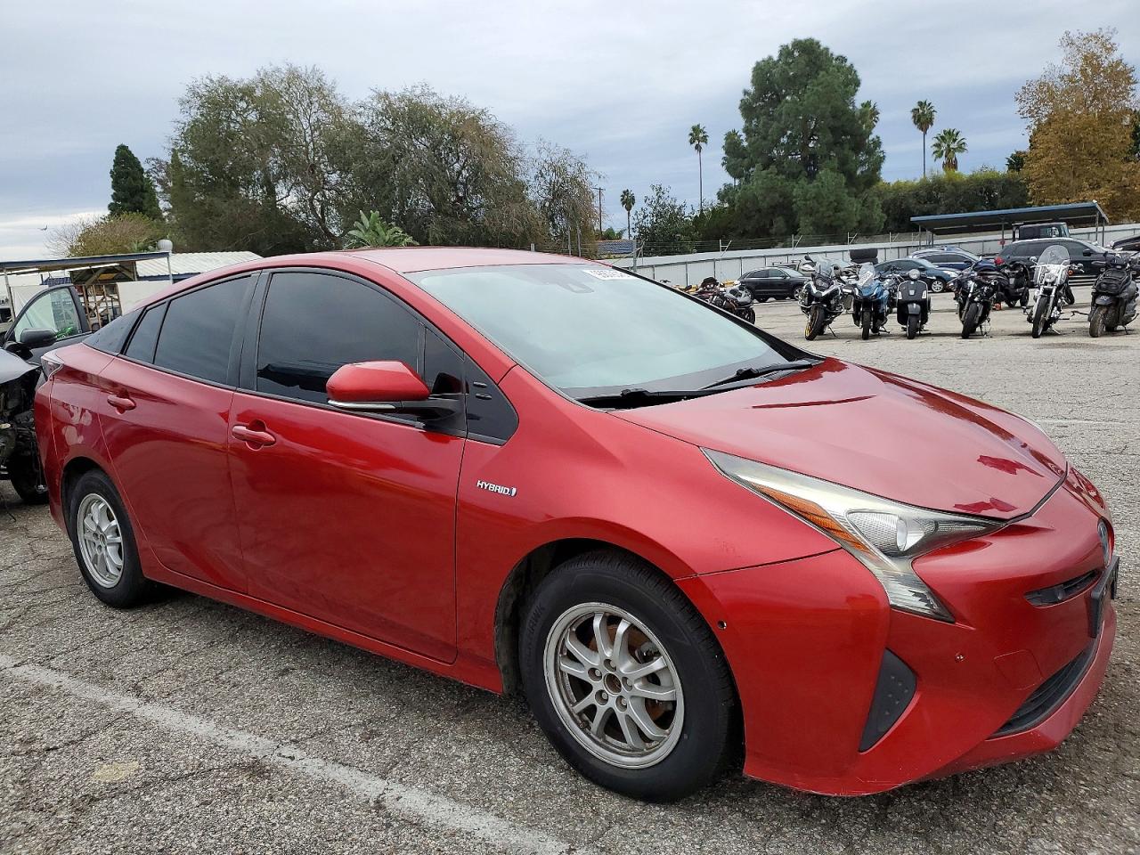 2017 TOYOTA PRIUS photo 7