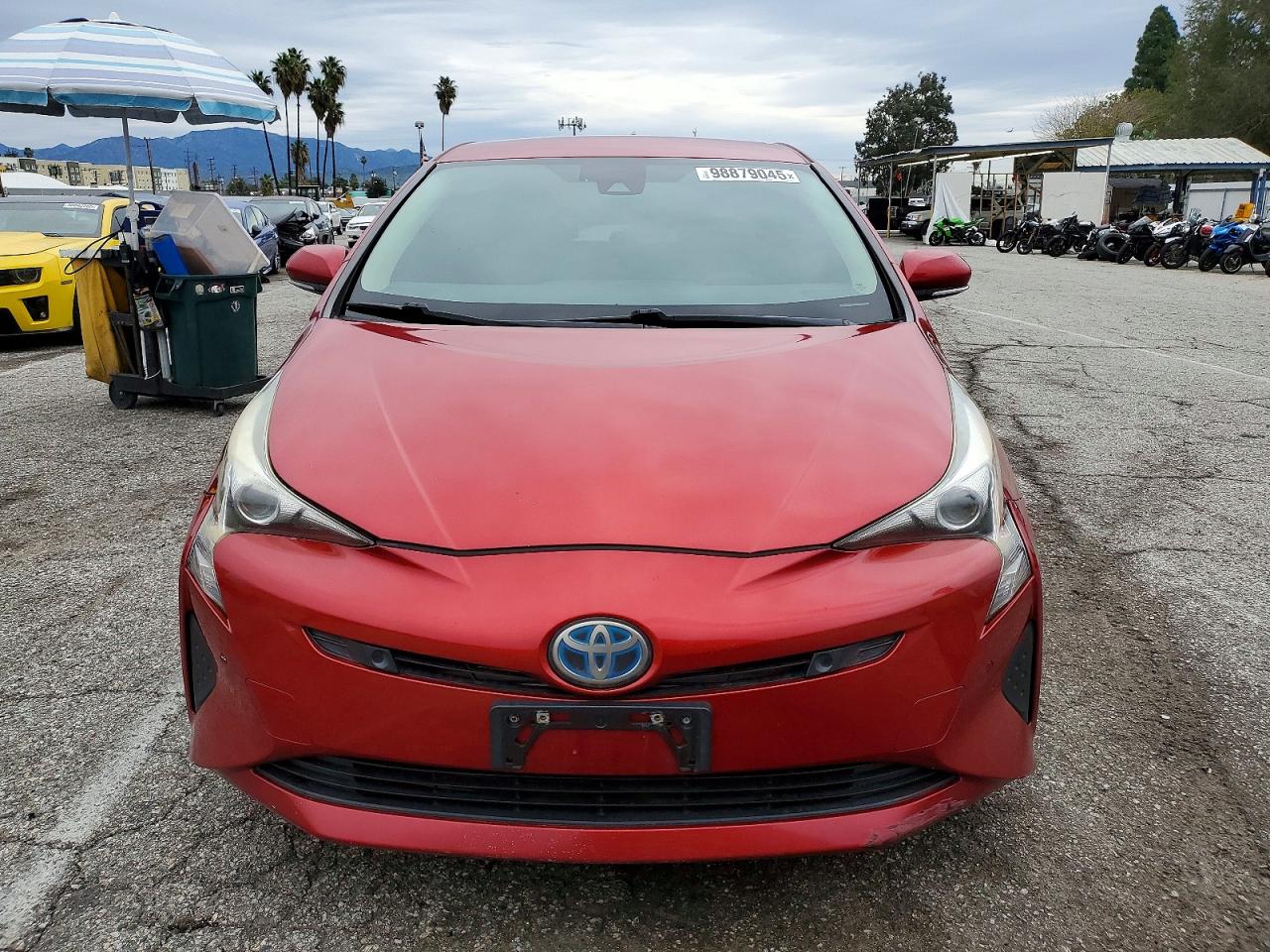 2017 TOYOTA PRIUS photo 9