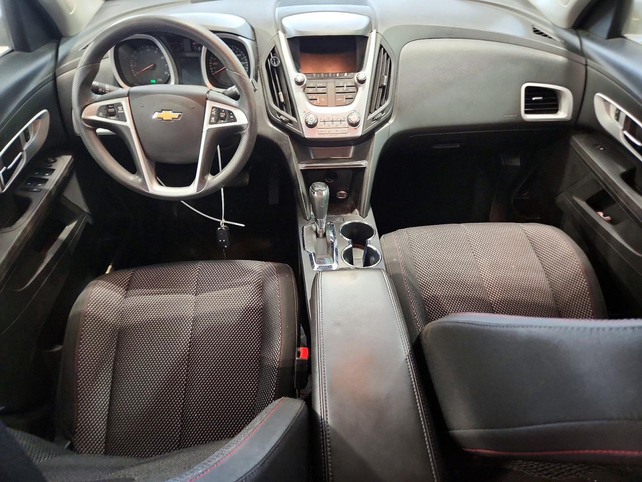 2017 CHEVROLET EQUINOX LT photo 8