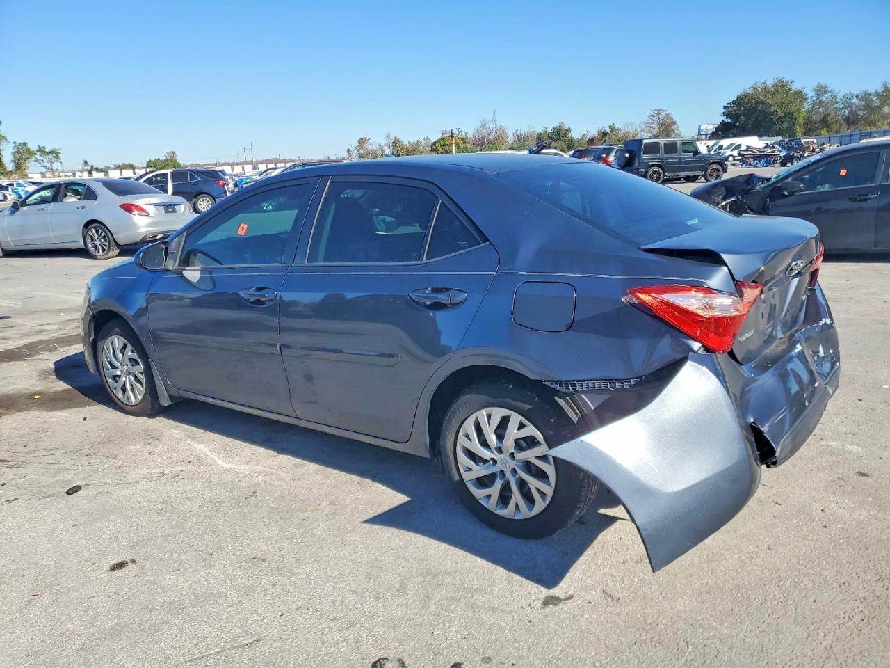 2018 TOYOTA COROLLA L photo 2