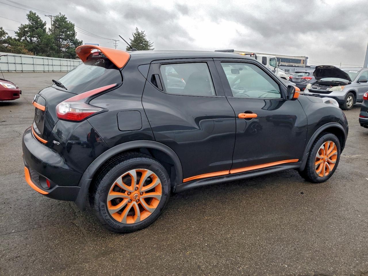2015 NISSAN JUKE S photo 3