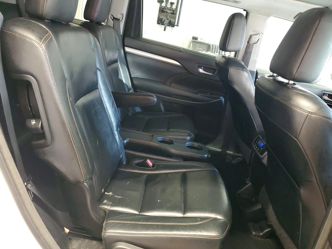 2014 TOYOTA HIGHLANDER XLE photo 31